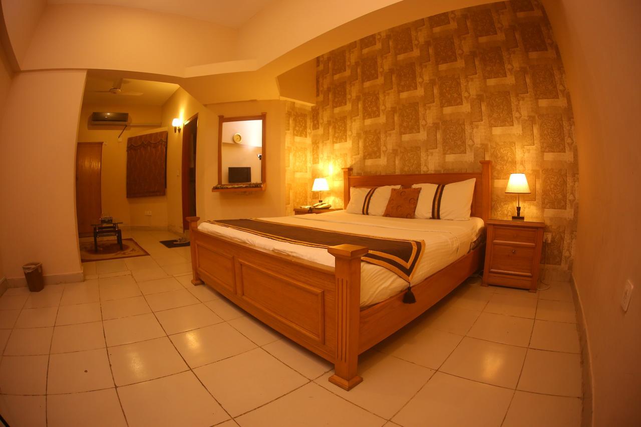Royal Inn Hotel Karachi Extérieur photo
