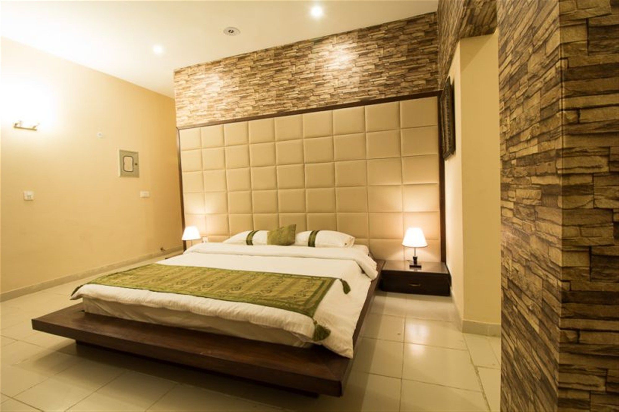 Royal Inn Hotel Karachi Extérieur photo